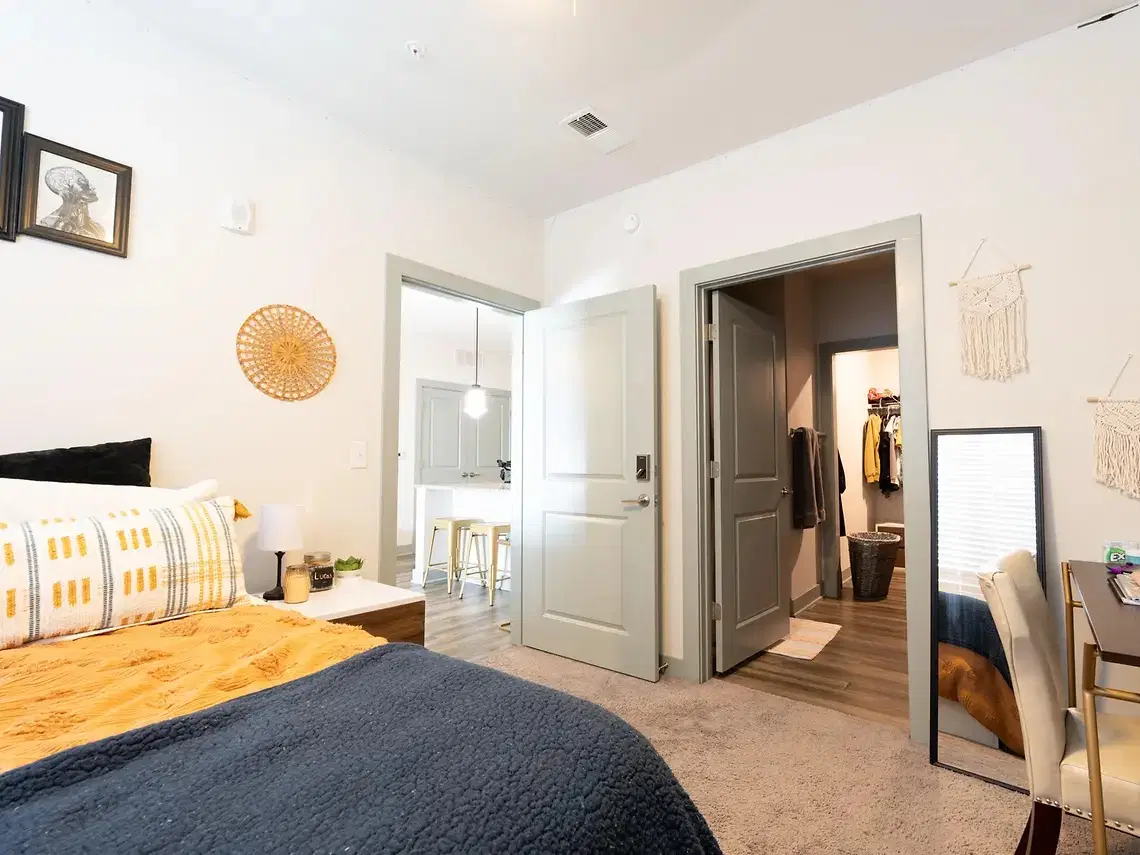 Yugo Greenville Uptown, Greenville – 2 Bed 2 Bath Classic