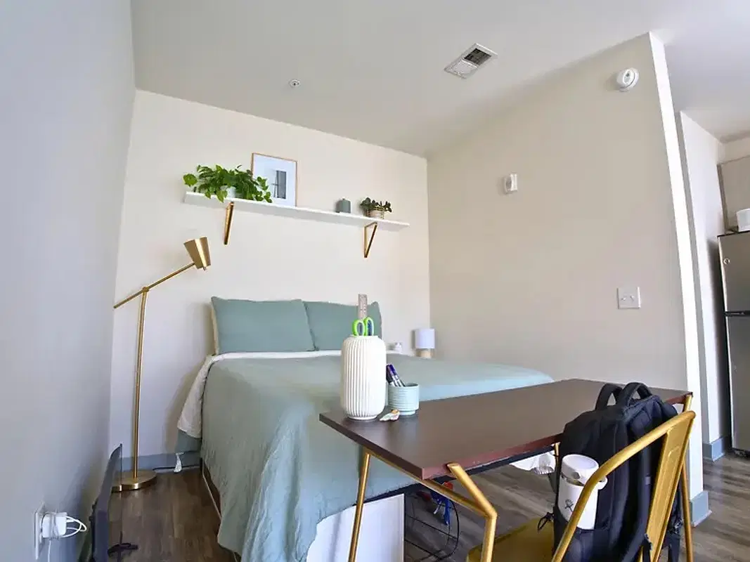Yugo Greenville Uptown, Greenville – Studio
