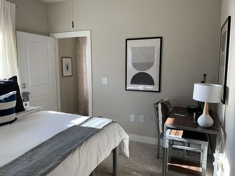 Yugo Charlotte College Downs, Charlotte – 2 Bed 2 Bath Classic