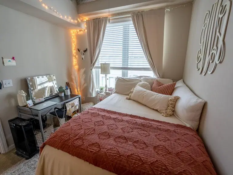 Yugo Cincinnati Deacon, Cincinnati – 3 Bed 3 Bath Plus