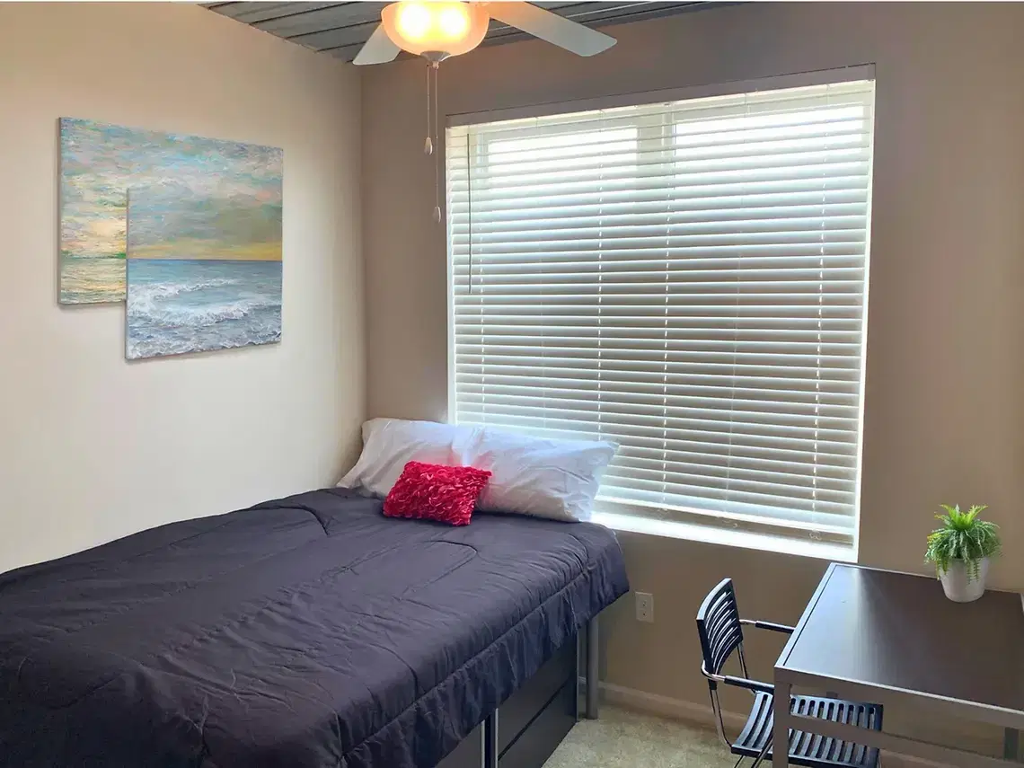 Yugo Cincinnati Deacon, Cincinnati – 4 Bed 4 Bath Classic B
