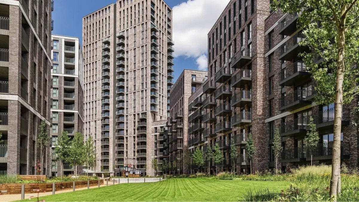 Canada Gardens, London – Exterior