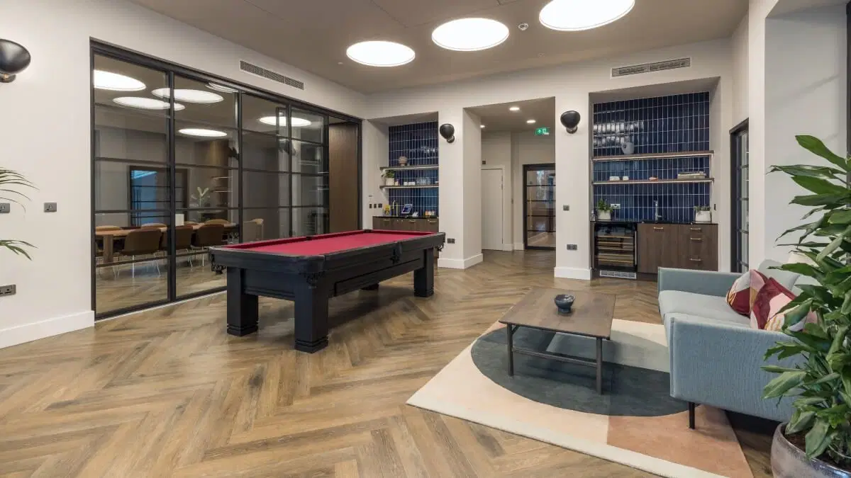 Madison, London – Amenities