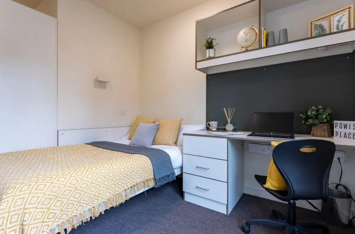 Powis Place, Aberdeen – Superior Ensuite