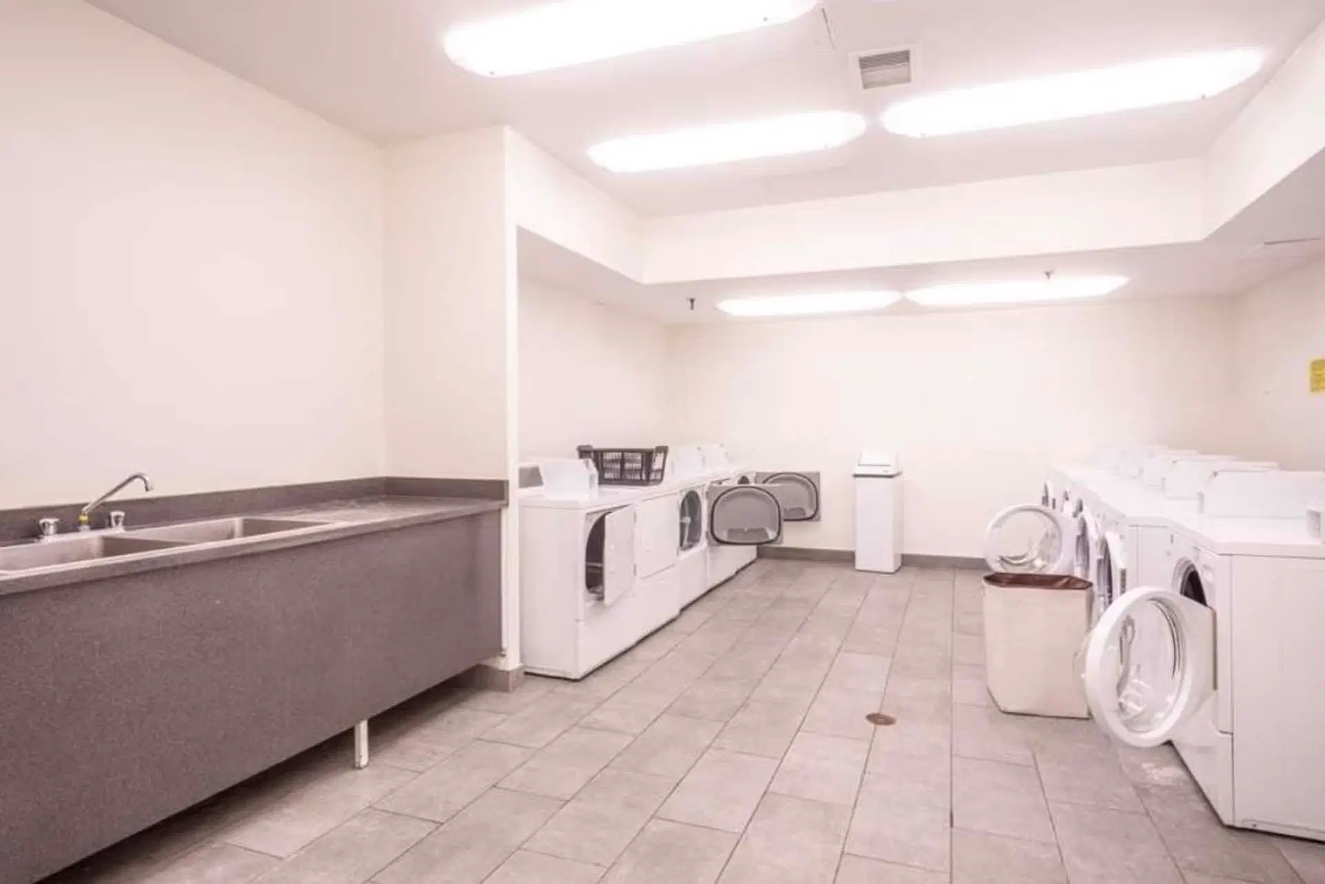 88 Bloor St West, Toronto – Amenities