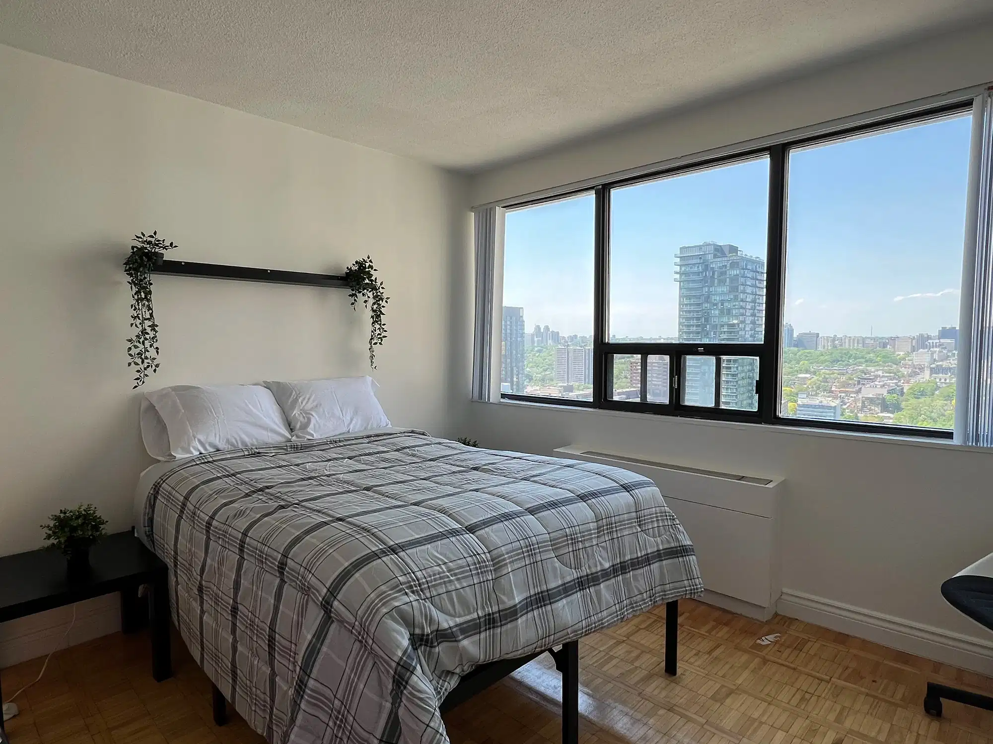 88 Bloor St West, Toronto