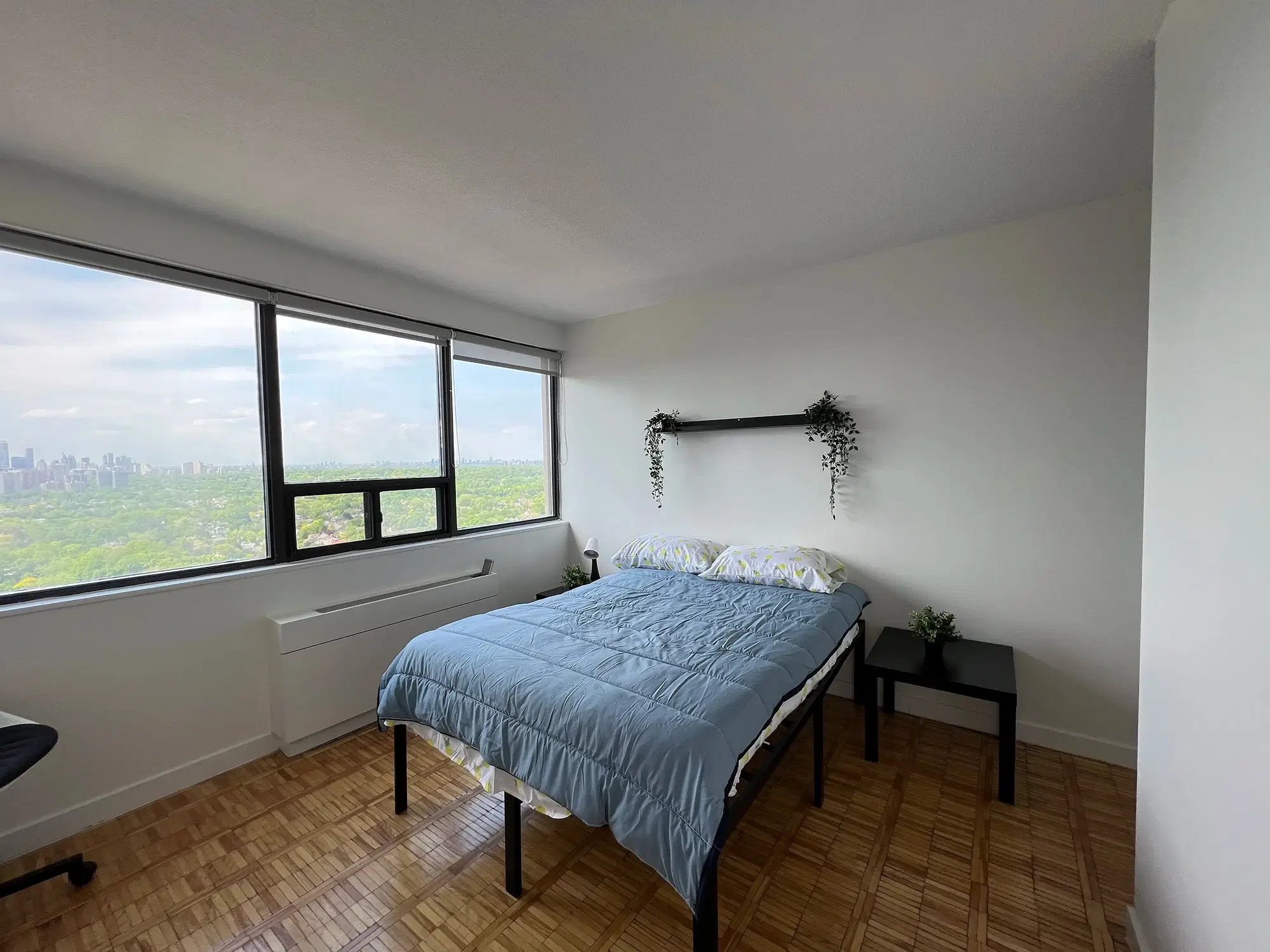 88 Bloor St West, Toronto – 2603 Lausanne Room (1 Bed 1 Bath)