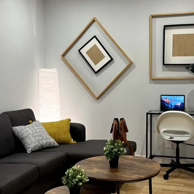 3717 Rue Berri, Montreal – Room