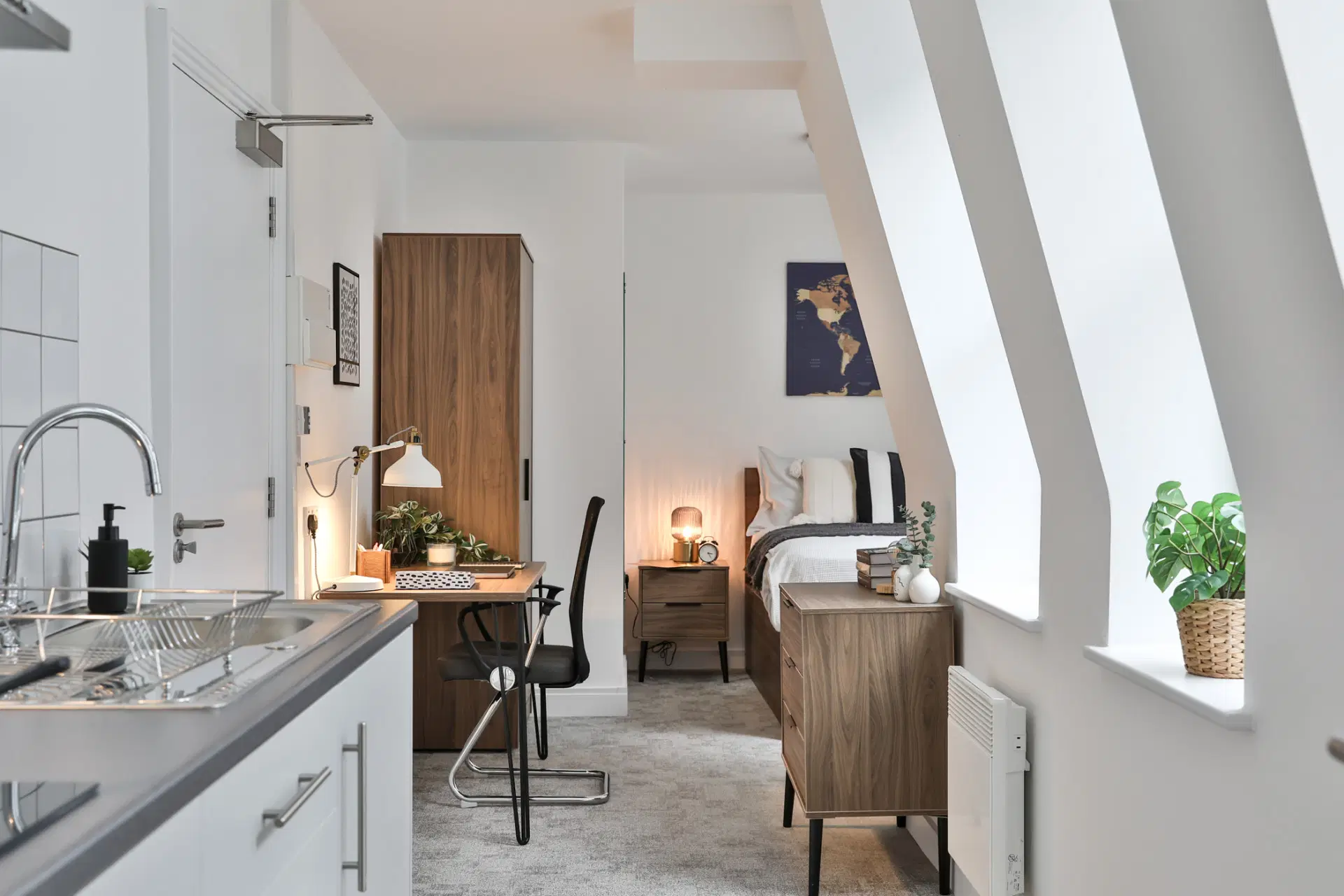 Francis Gardner Studios, London – Silver Studio Plus