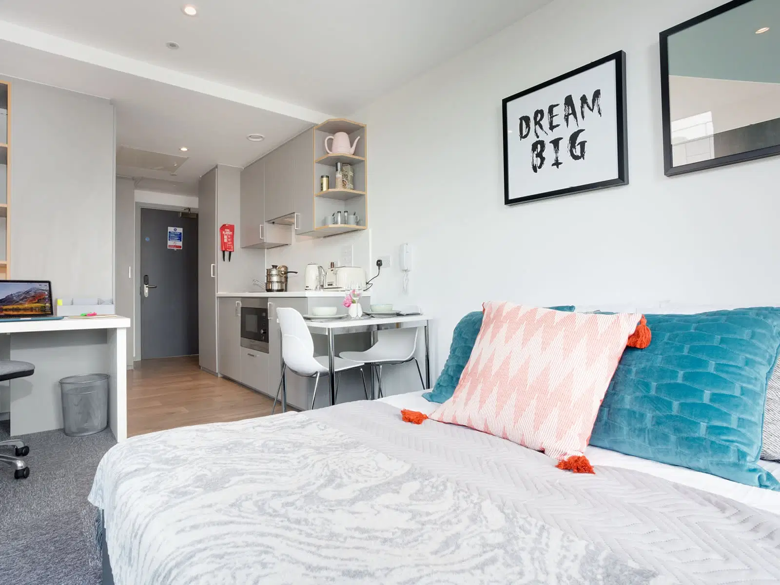 Queen Street Studios, Exeter – Superior Plus Studio
