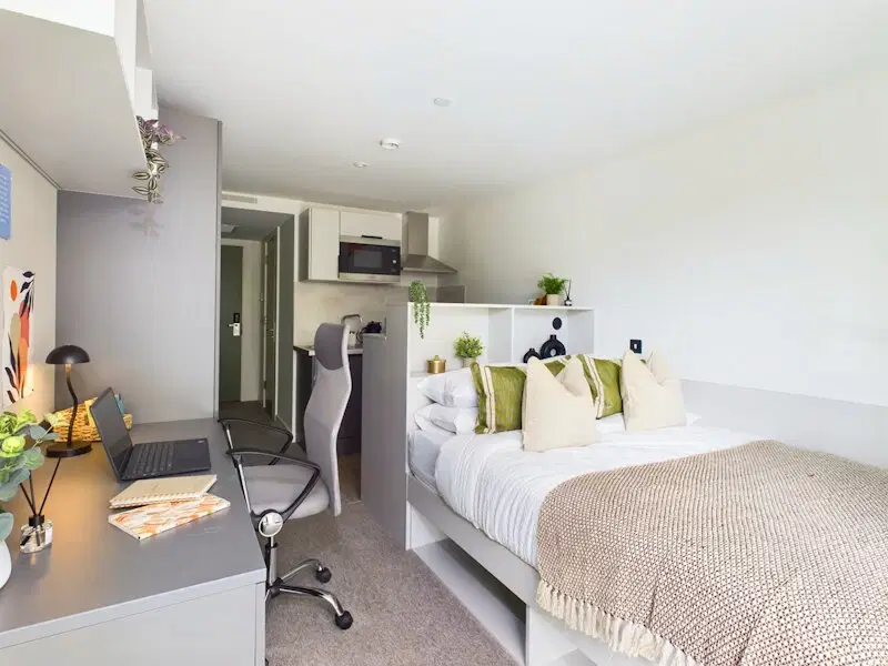 The Edge, Belfast – Gold Studio