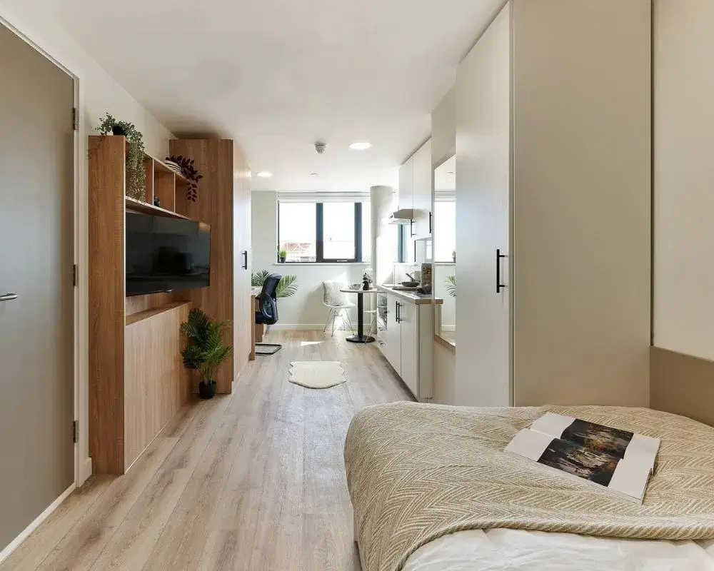 17a Christchurch Road, Bournemouth – Platinum Balcony Studio