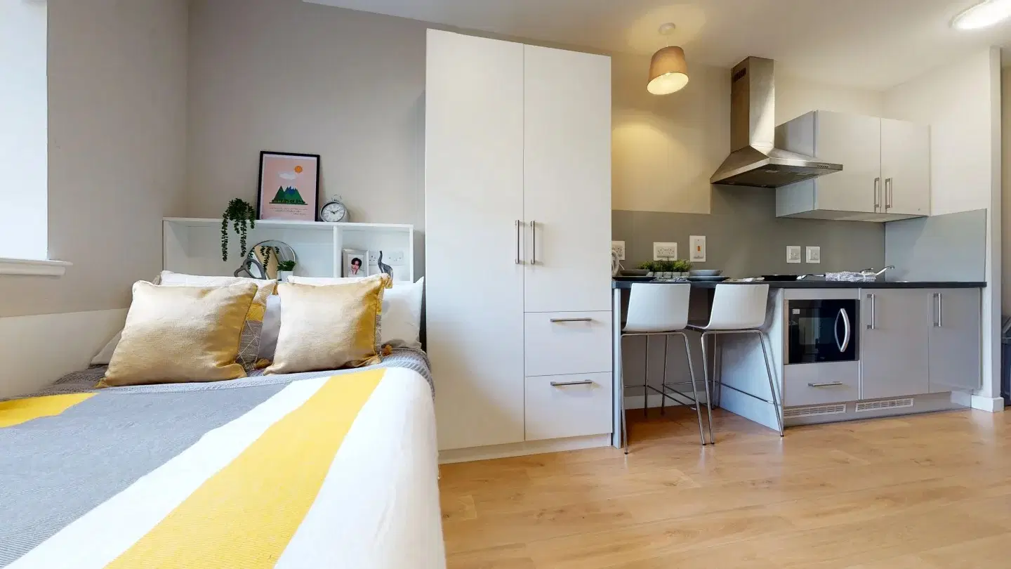 Centro House, Stirling – Premium Studio