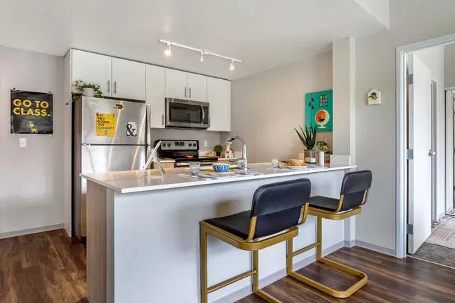 The Flats At Rise, Iowa City – Kitchen