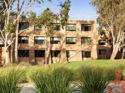 La Trobe University - Chisholm College, Melbourne – Exterior