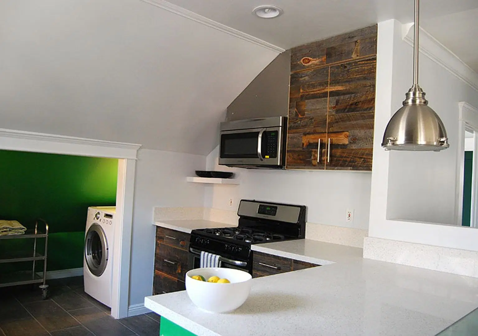 The Three - Oh, Los Angeles – Kitchen