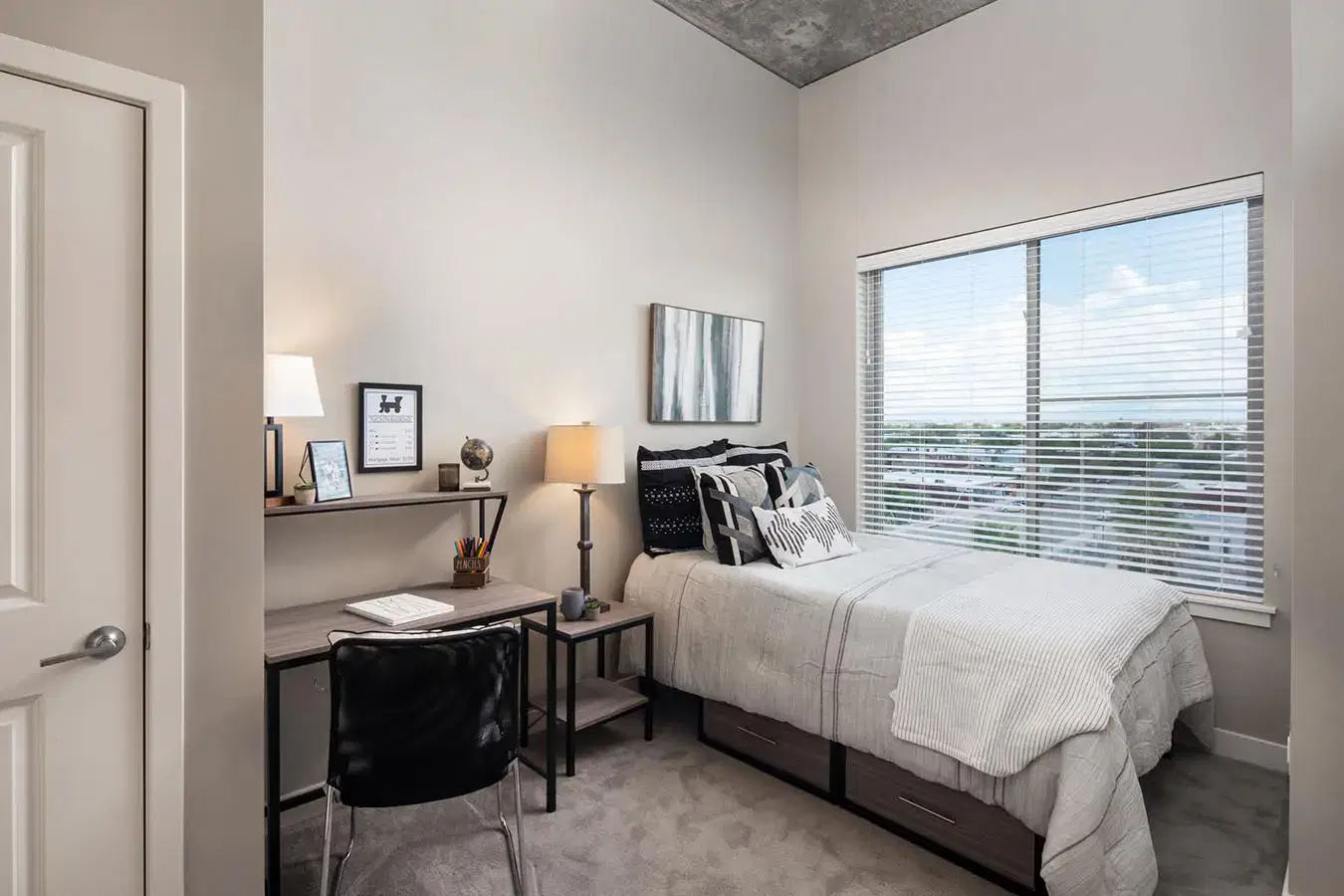 The Standard, Austin – Greenwich Room in 6 Bedroom 4 Bathroom