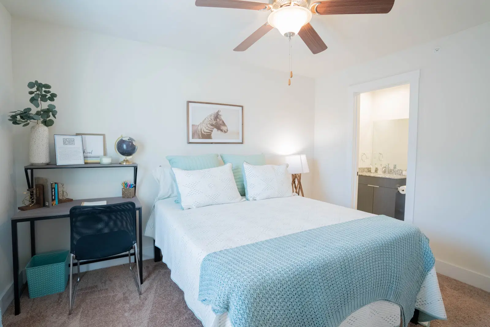 The Cottages at Illinois, Champaign – Birchmore A Room in 2 Bedroom 2.5 Bathroom