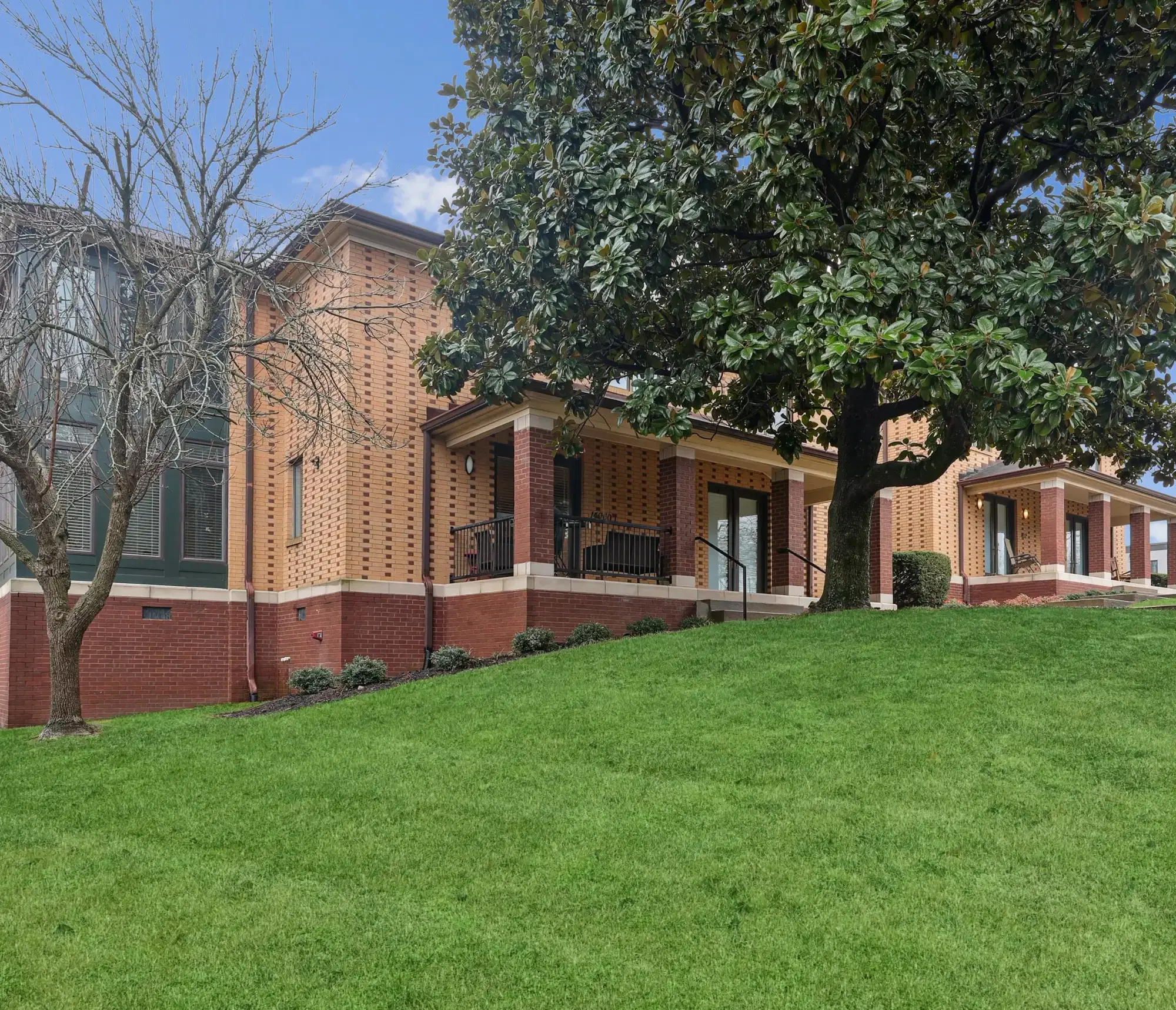 Midtown Square Apartments, Nashville – Exterior