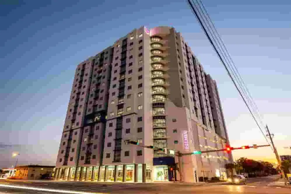 Identity Miami, Miami – Exterior