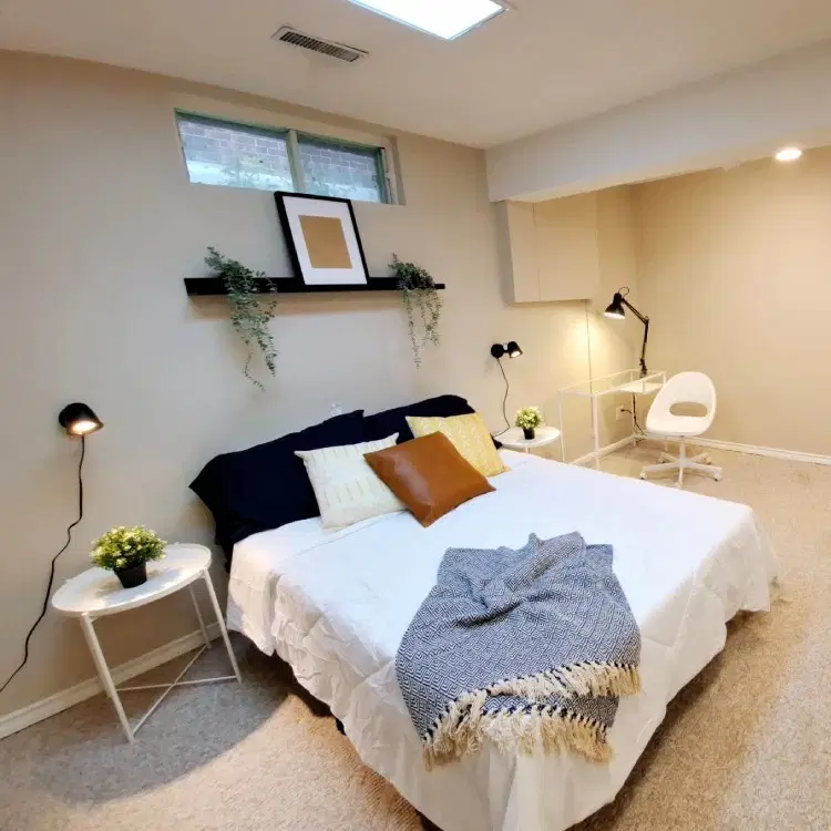 100 Old Meadow Lane, Waterloo – Hemlock Room( 1 Bed 1 Bath )