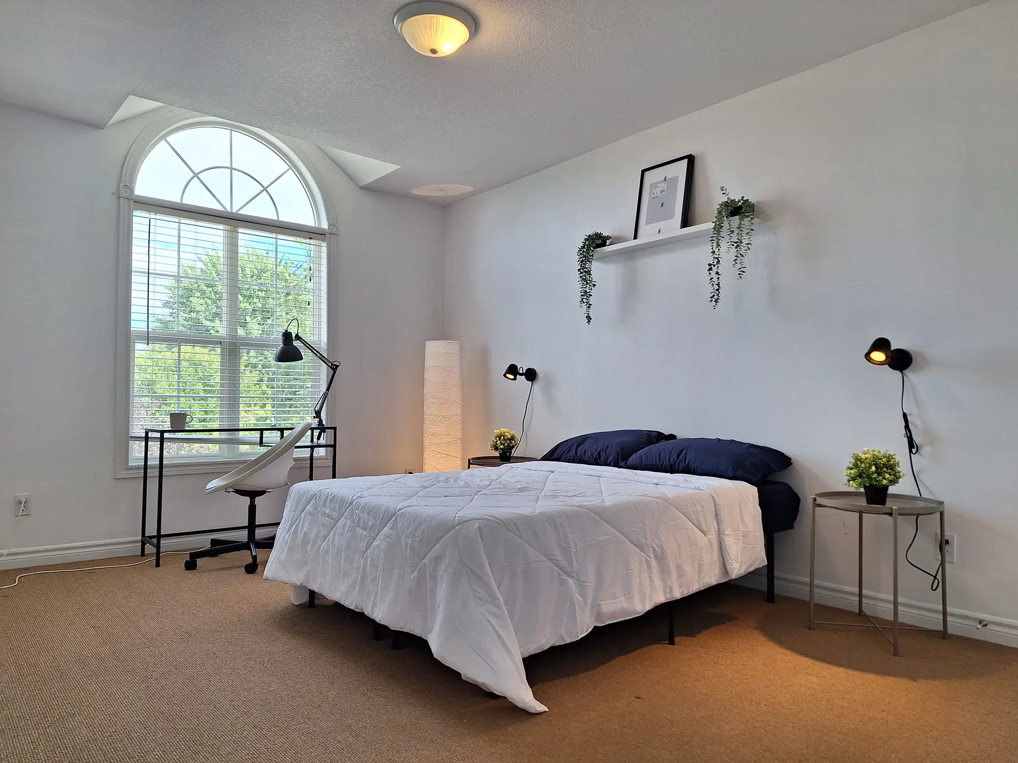Mariner Dr, Waterloo – St. Lawrence( 1 Bed 1 Bath )
