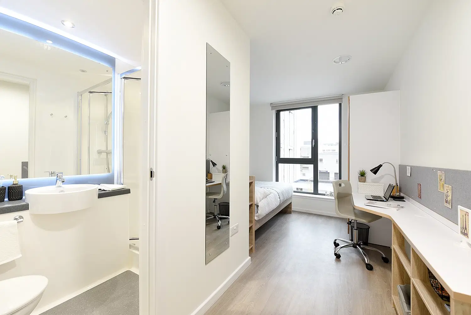St Mungo's, Glasgow – Ensuite Silver - Upper Floor