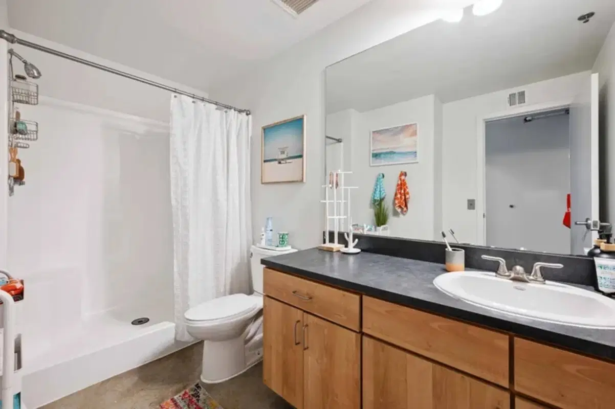 The Abigail, Columbus – Bathroom