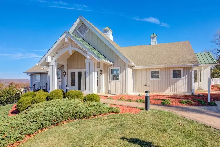 Maple Ridge Townhomes, Blacksburg – Exterior