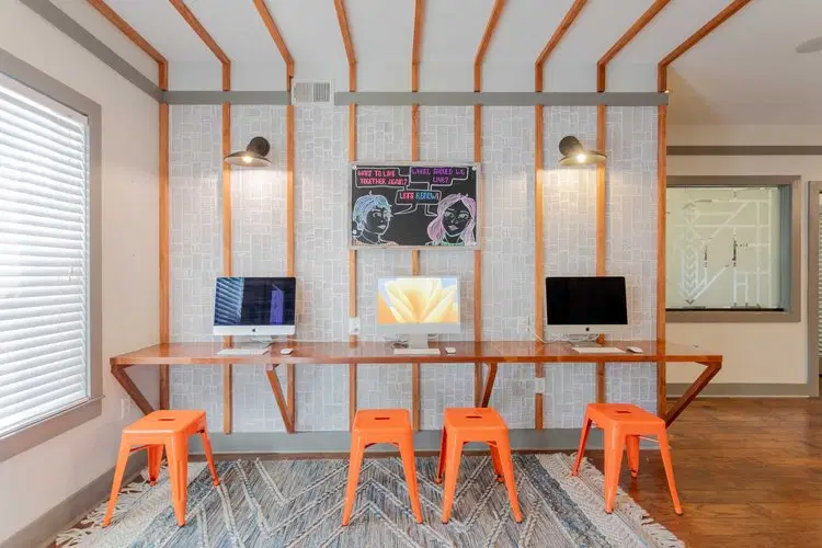 Commons At Knoxville, Knoxville – Common Area