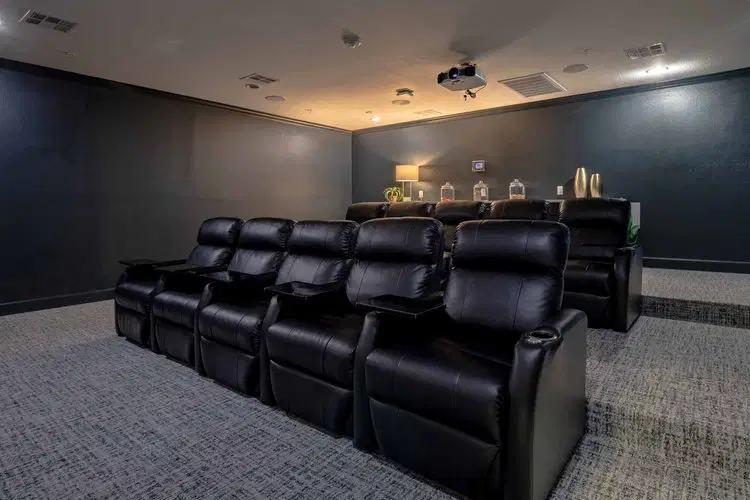 The Outpost, Fort Collins – Amenities