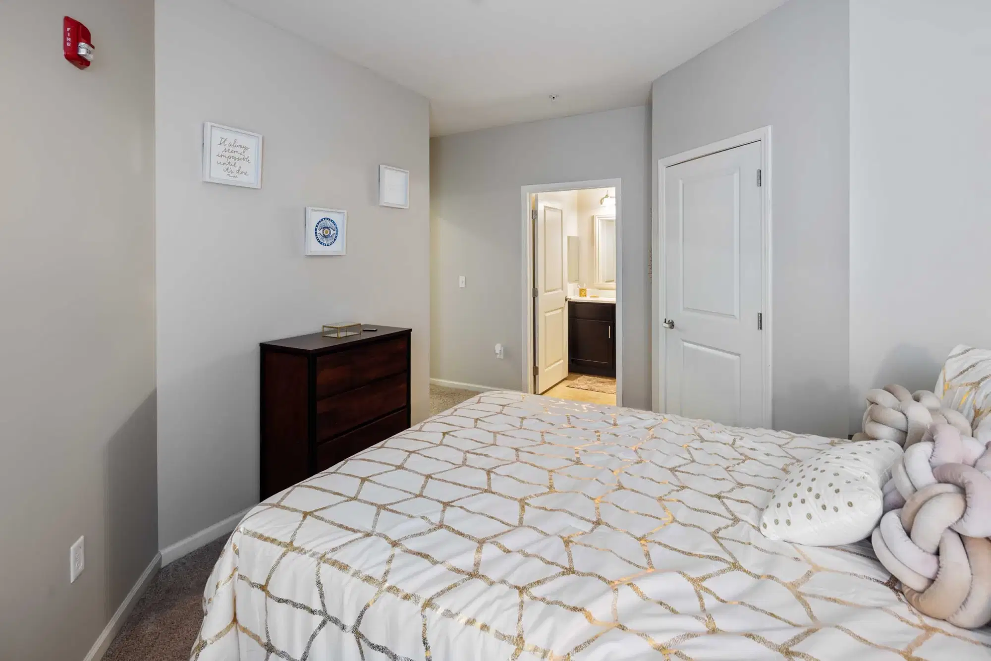 University Edge Youngstown, Youngstown – Bedroom