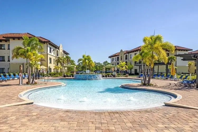 The Reef Student Living, Fort Myers – Exterior