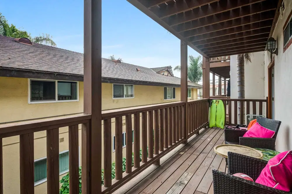 Solis Isla Vista, Goleta – Exterior