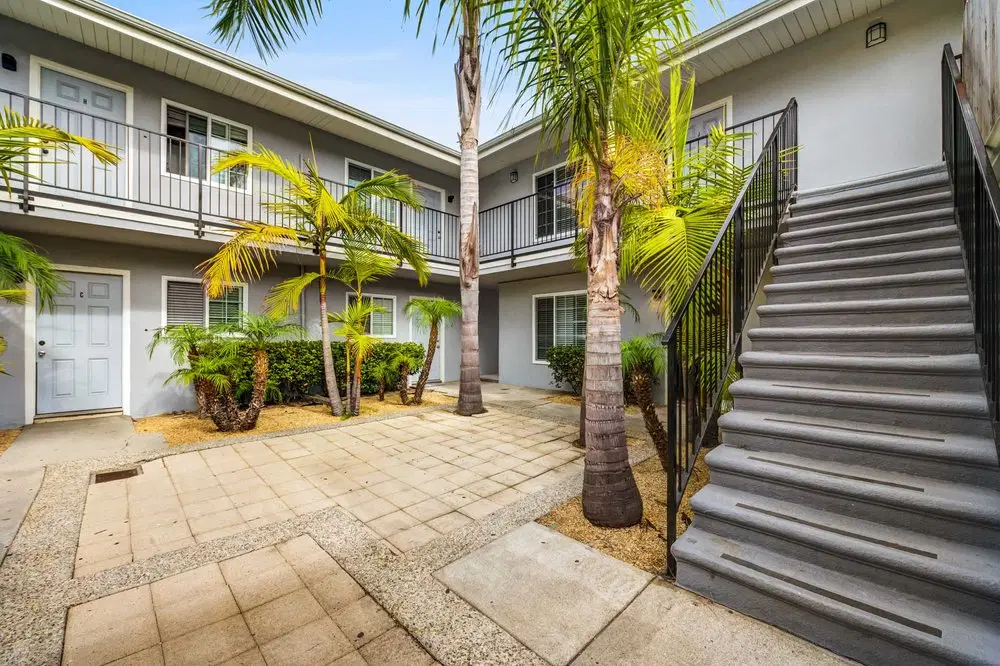 Solis Isla Vista, Goleta – Exterior
