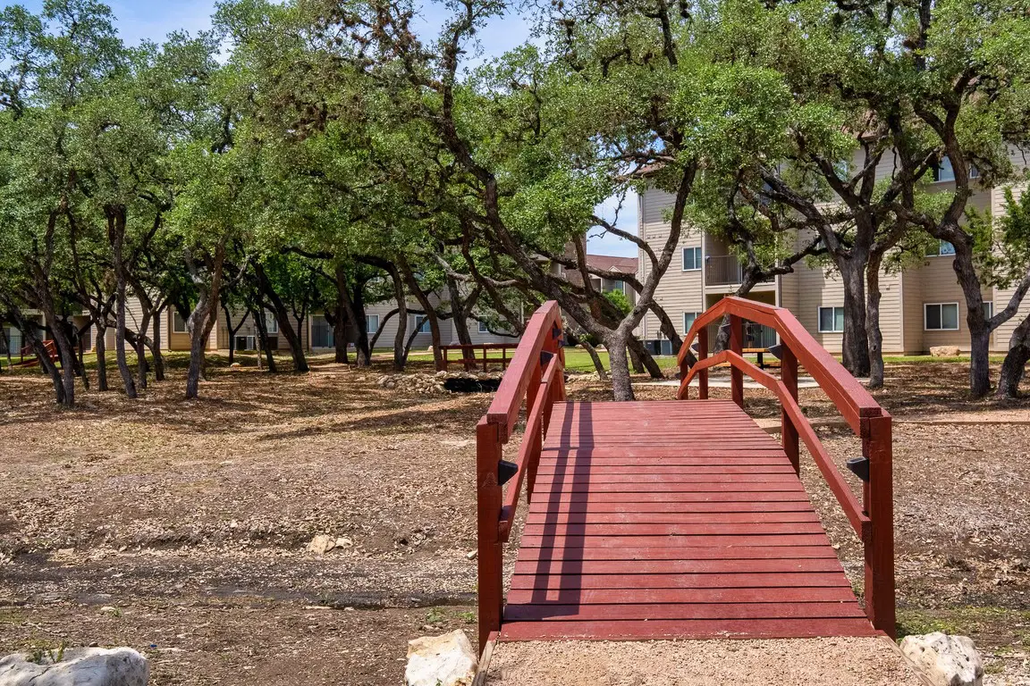 Madera, San Antonio – Exterior