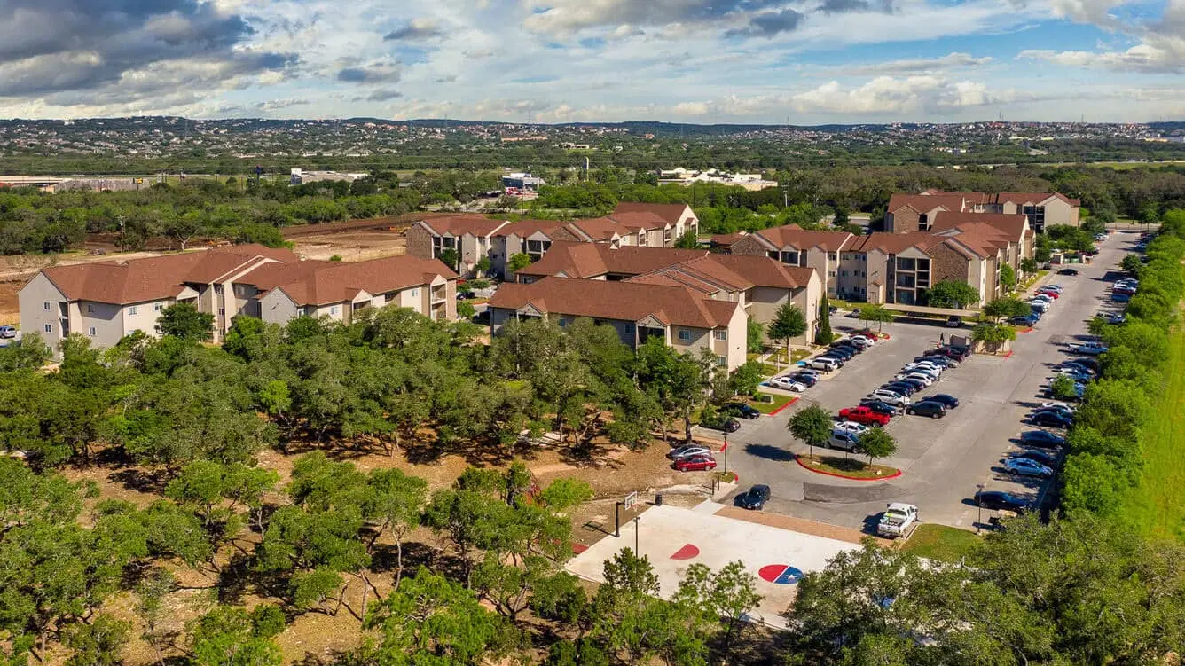 Madera, San Antonio – Exterior