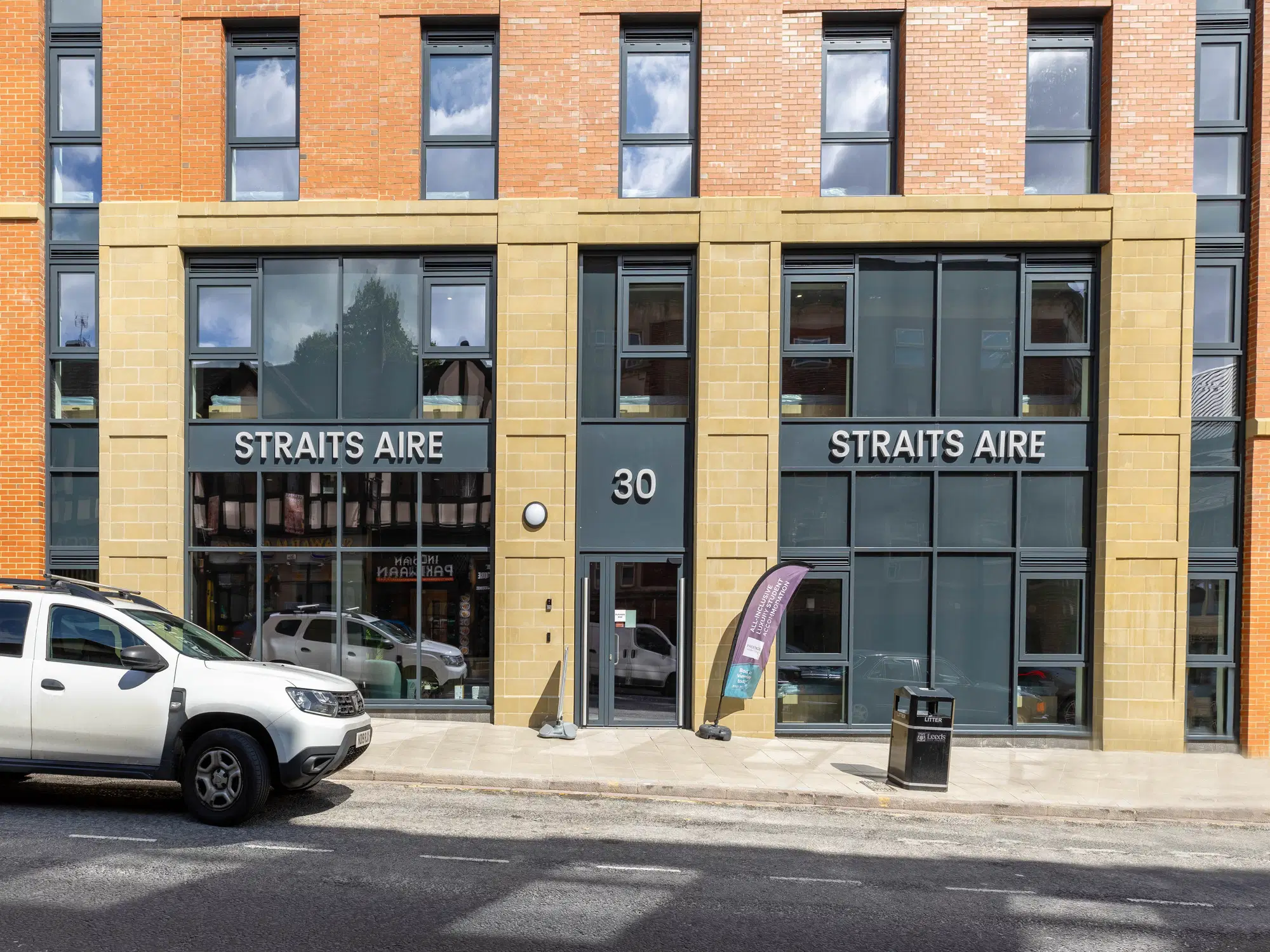Straits Aire, Leeds – Exterior