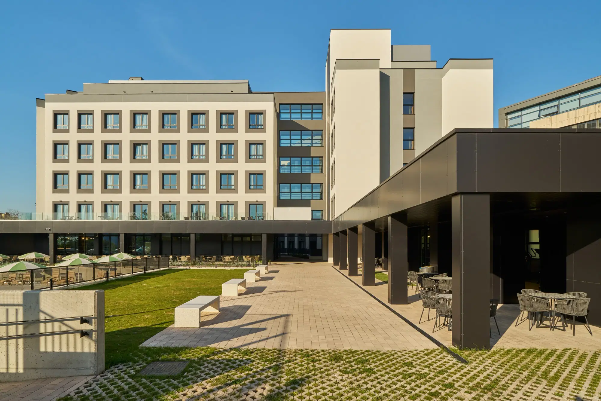 The Carabanchel Episode, Madrid – Exterior