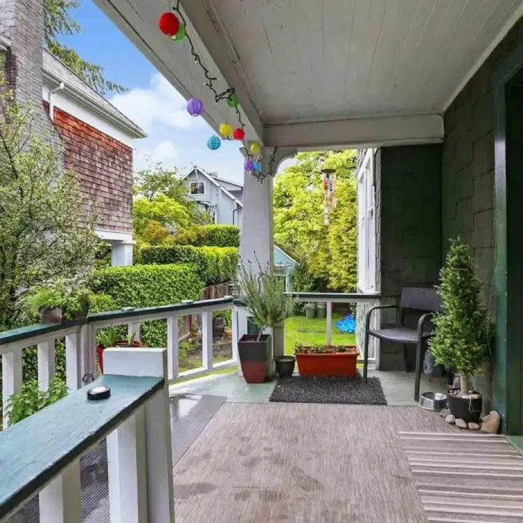 2335 W 6th Ave, Vancouver – Exterior