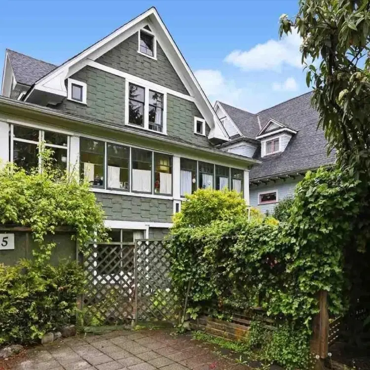 2335 W 6th Ave, Vancouver – Exterior