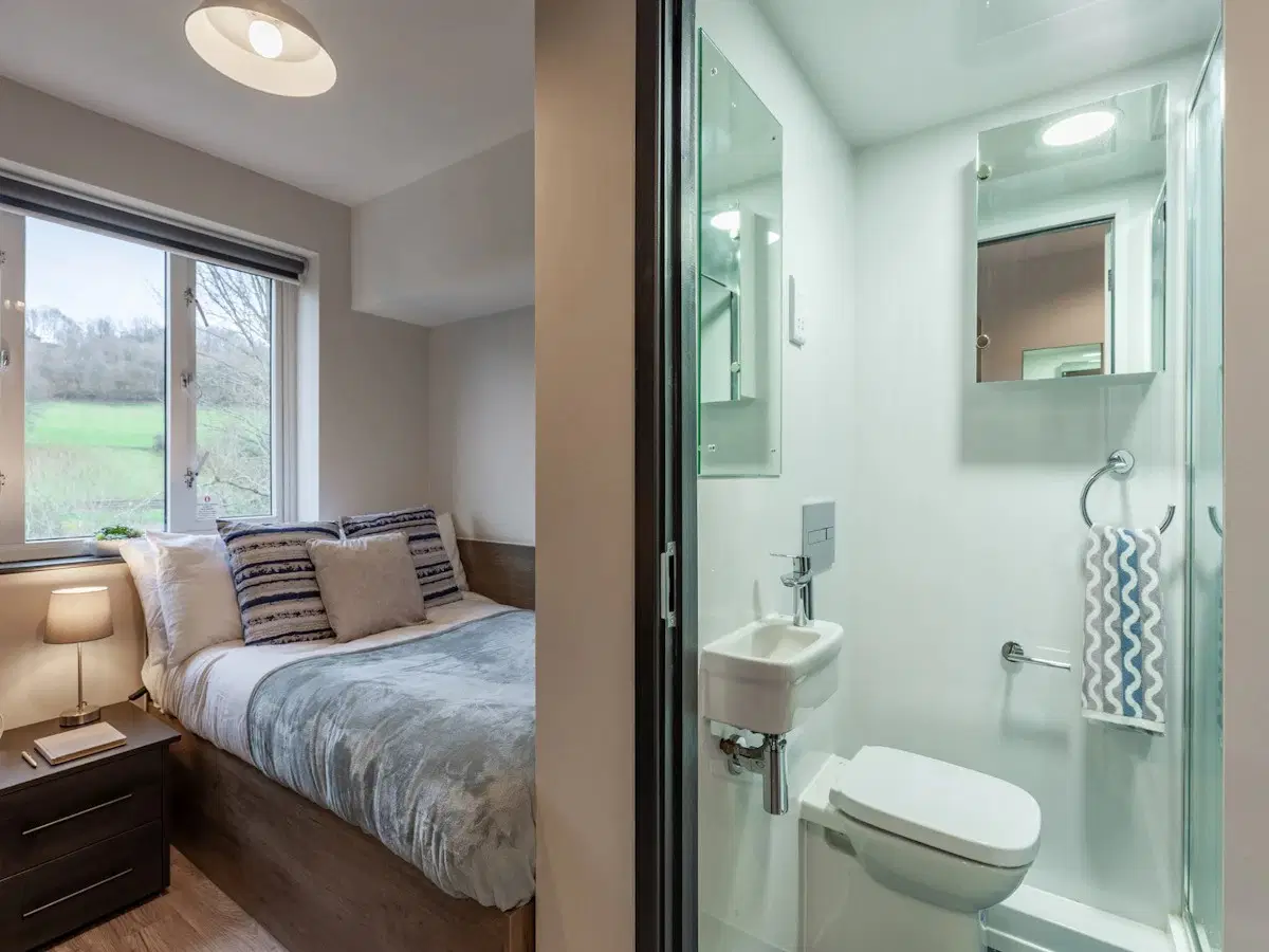 The Leather Works, Leeds – Large Ensuite