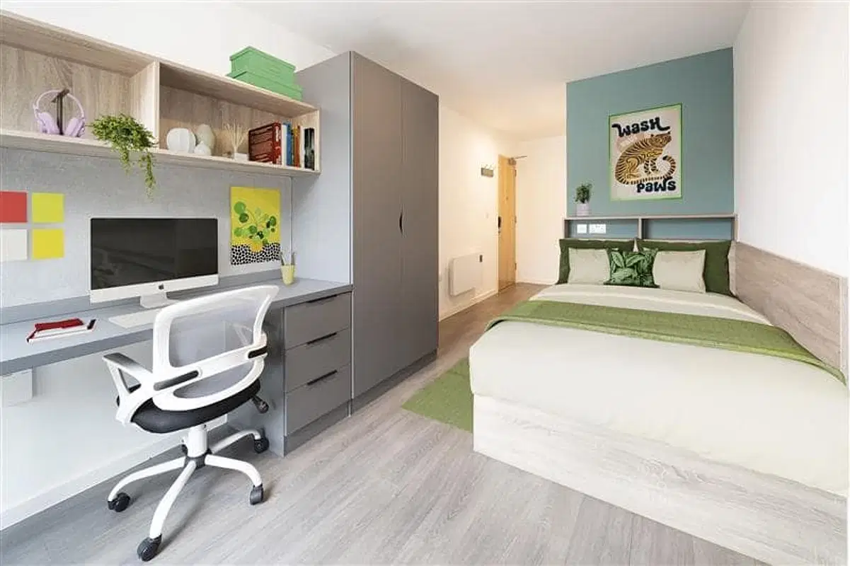 Canvas Bristol, Bristol – Gold Ensuite