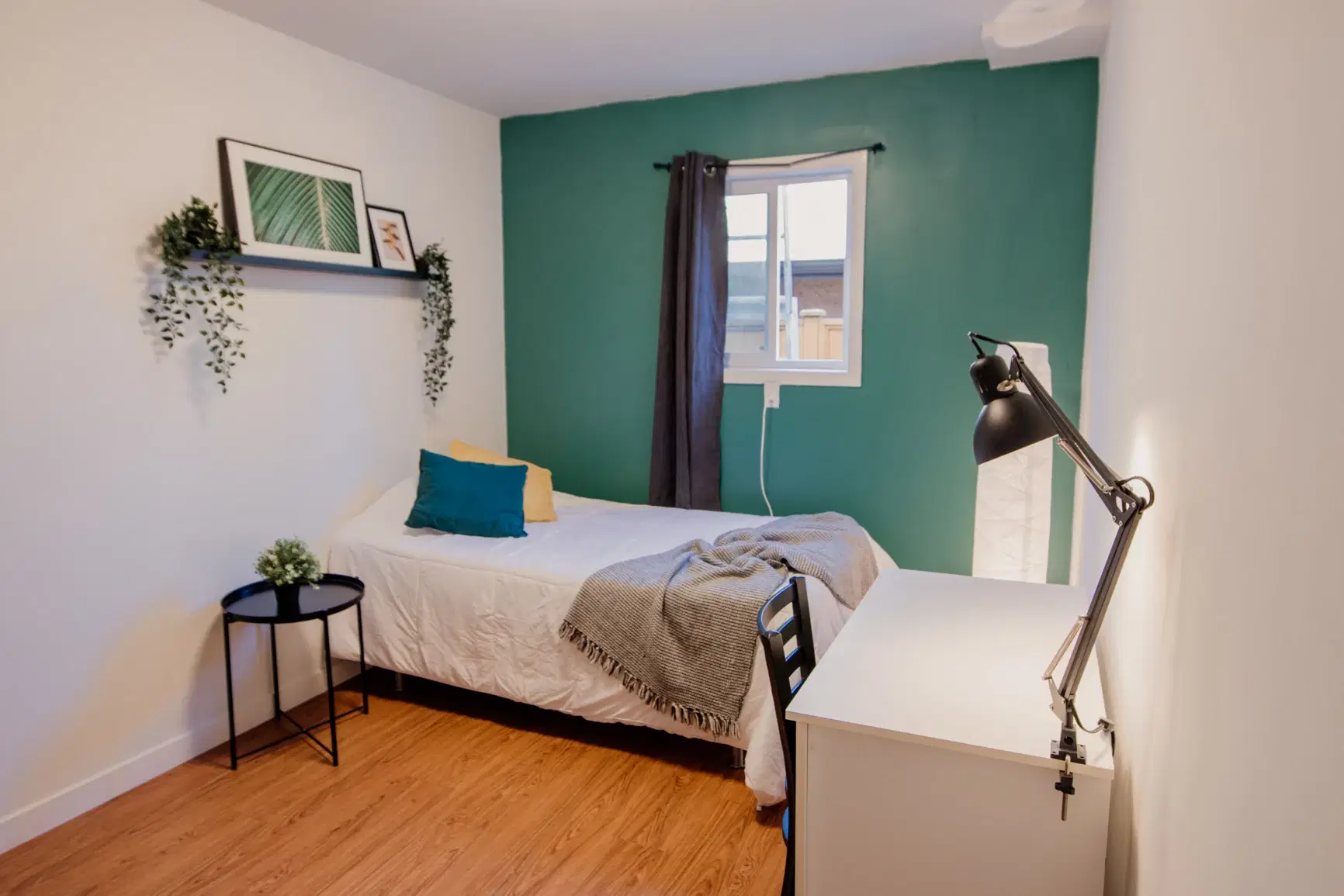5784 Elsom Avenue, Burnaby – Orchid Room (1 Bed 1 Bath)