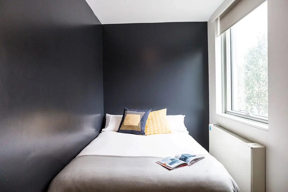 GoBritanya Kings Cross Residence, London – Gold Studio (Large) - Courtyard View | Lower Level