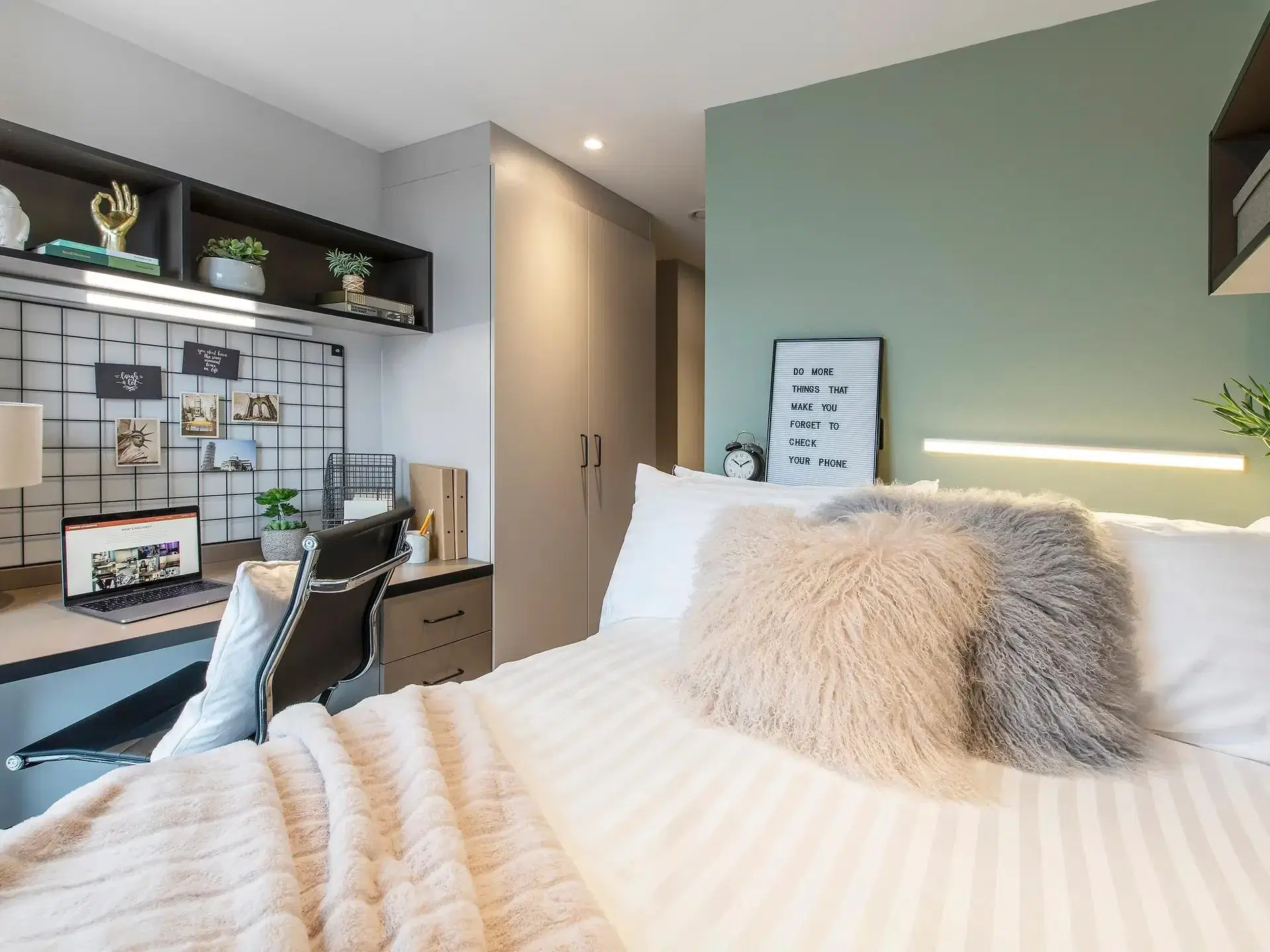 Zenith, Cardiff – Standard 5 Bed Apartment