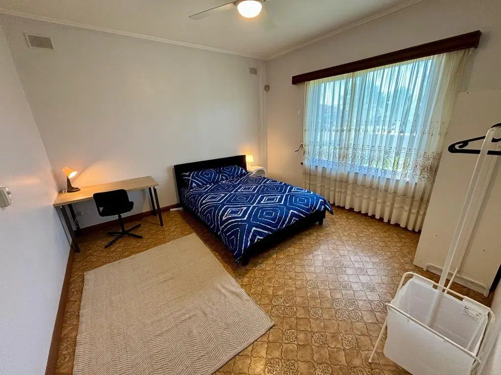 Room in a 5 Bedroom Apartment, 7 Third Avenue, Klemzig, City of Port Adelaide Enfield, 5087