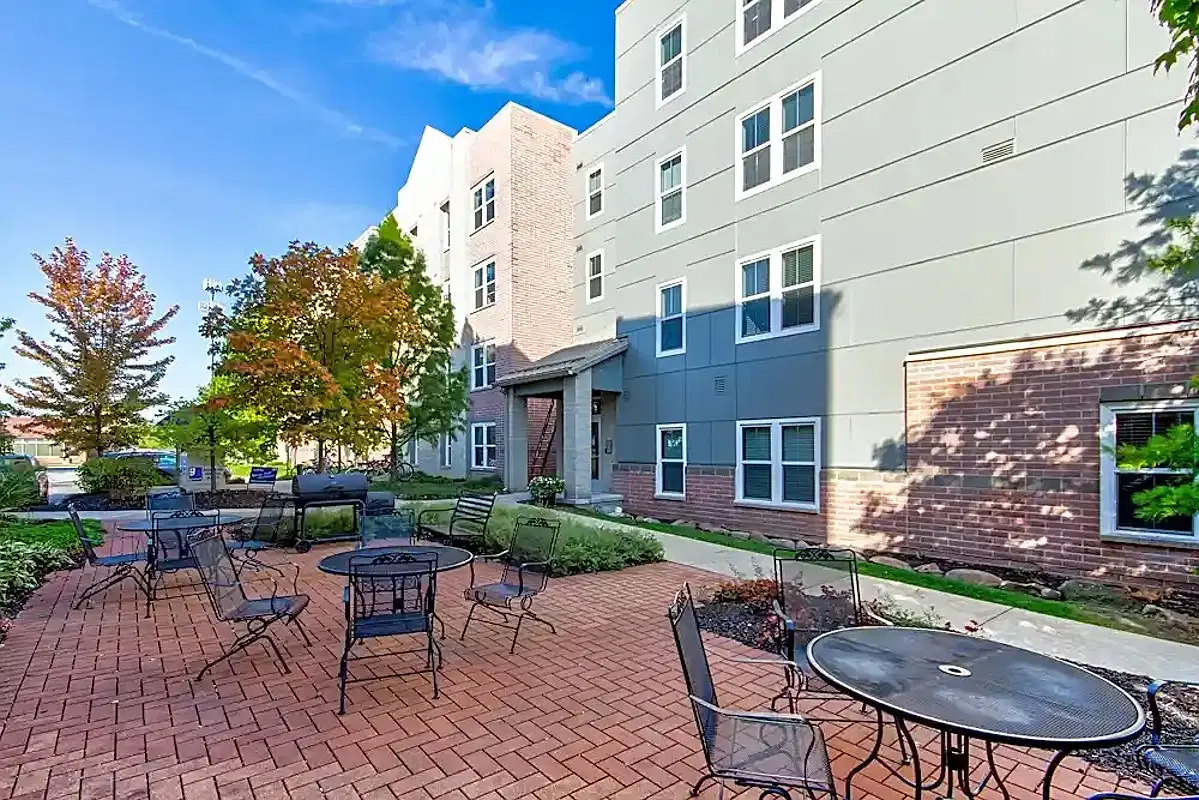 Uptown East Apartments, Valparaiso – Amenities