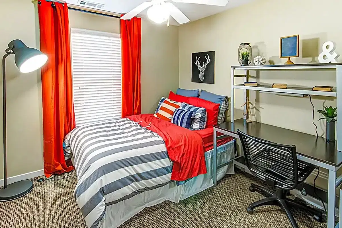 Uptown East Apartments, Valparaiso – 2 Bedroom 2 Bathroom B4