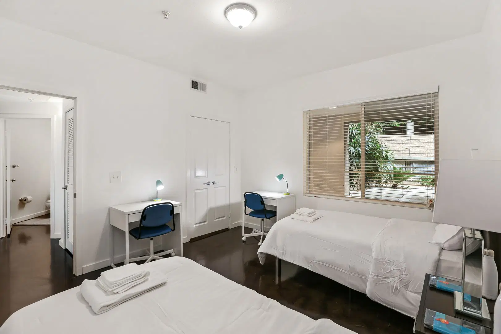 2801 Main St, Irvine – Shared Room (2 Bed - 2 Bath)
